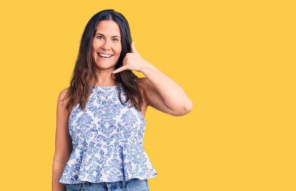 Young Beautiful Brunette Woman Wearing Casual Shirt Smiling Doing Phone — Stock Photo, Image