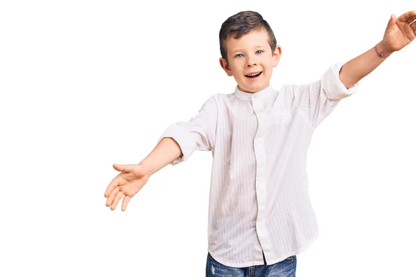 Criança Loira Bonito Vestindo Camisa Elegante Olhando Para Câmera Sorrindo — Fotografia de Stock