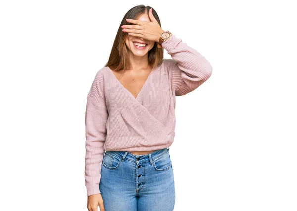 Mooie Blonde Vrouw Draagt Casual Winter Roze Trui Glimlachend Lachend — Stockfoto