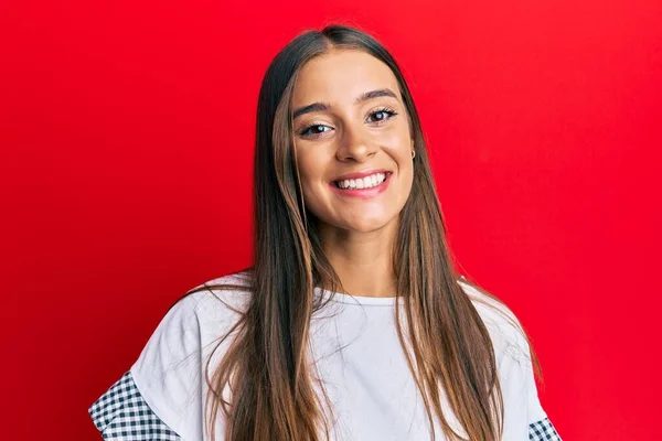 Mujer Hispana Joven Vestida Con Ropa Casual Que Positiva Feliz —  Fotos de Stock