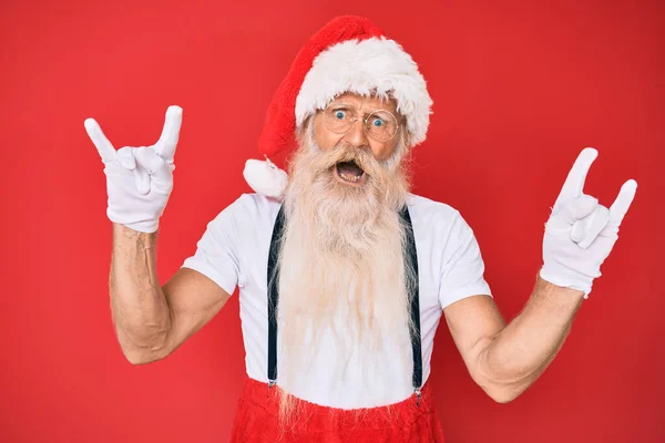 Velho Homem Sênior Com Cabelos Grisalhos Barba Comprida Vestindo Shirt — Fotografia de Stock