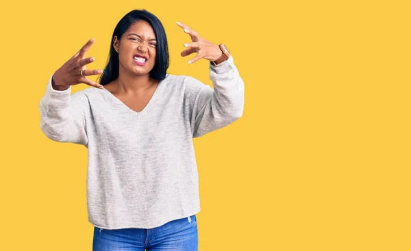 Hispanic Woman Long Hair Wearing Casual Clothes Shouting Frustrated Rage — Stock Photo, Image