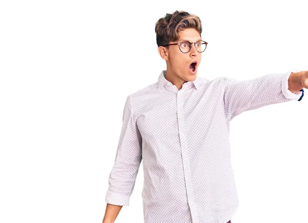 Young Handsome Man Wearing Business Clothes Glasses Pointing Finger Surprised — Stock Photo, Image