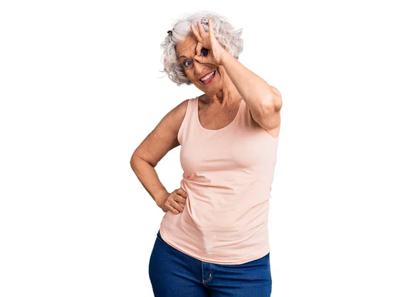 Senior Grauhaarige Frau Trägt Lässige Kleidung Lächelnd Glücklich Tun Zeichen — Stockfoto