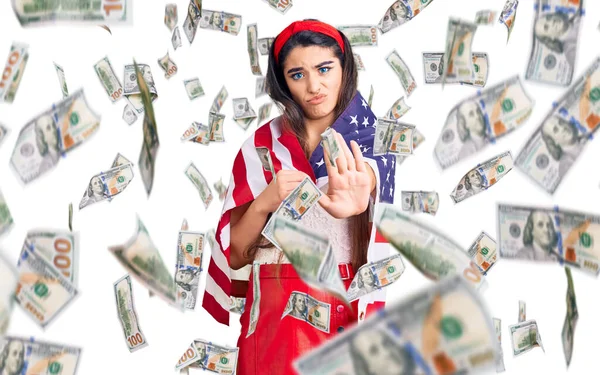 Menina Adolescente Morena Segurando Bandeira Dos Estados Unidos Com Mão — Fotografia de Stock
