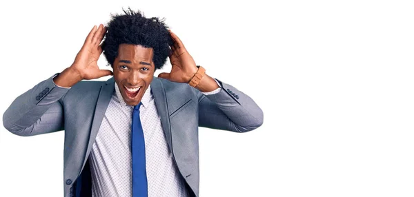 Bonito Homem Afro Americano Com Cabelo Afro Vestindo Jaqueta Negócios — Fotografia de Stock