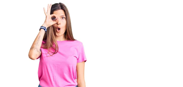 Beautiful Caucasian Woman Wearing Casual Clothes Doing Gesture Shocked Surprised — Stock Photo, Image