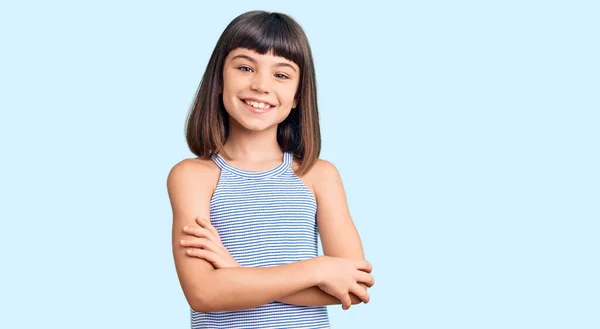 Niña Con Flequillo Vistiendo Ropa Casual Cara Feliz Sonriendo Con —  Fotos de Stock