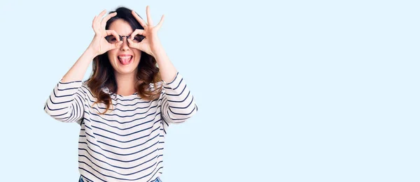 Beautiful Young Brunette Woman Wearing Casual Clothes Glasses Doing Gesture — Stock Photo, Image