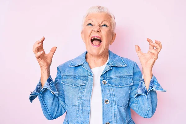 Senior Hermosa Mujer Con Ojos Azules Pelo Gris Con Chaqueta —  Fotos de Stock