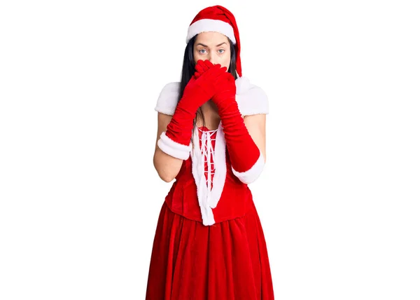 Joven Hermosa Mujer Caucásica Vistiendo Traje Santa Claus Impactado Cubriendo —  Fotos de Stock