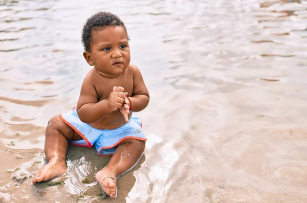 Adorable African American Toddler Sitting Beach — Stock Photo, Image