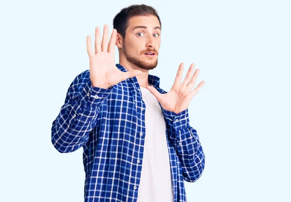 Young Handsome Caucasian Man Wearing Casual Clothes Afraid Terrified Fear — Stock Photo, Image