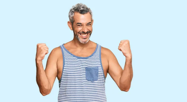 Hombre Pelo Gris Mediana Edad Con Estilo Casual Con Camisa —  Fotos de Stock