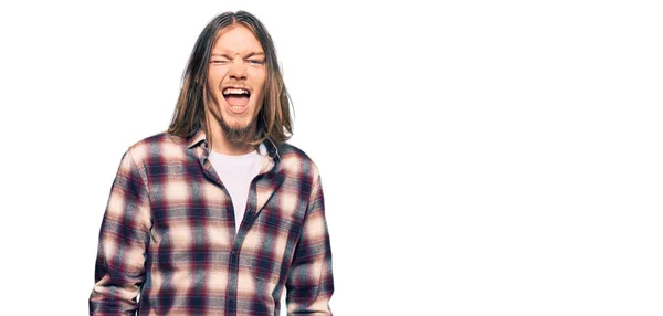 Schöner Kaukasischer Mann Mit Langen Haaren Hipster Hemd Der Augenzwinkernd — Stockfoto