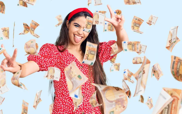 Menina Adolescente Morena Usando Vestido Verão Sorrindo Com Língua Para — Fotografia de Stock