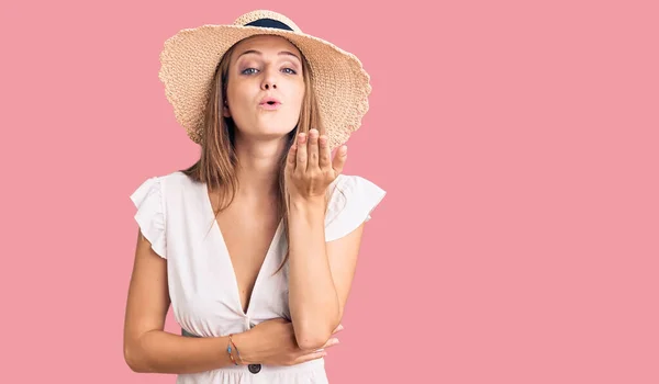 Young Beautiful Blonde Woman Wearing Summer Dress Hat Looking Camera — Stock Photo, Image