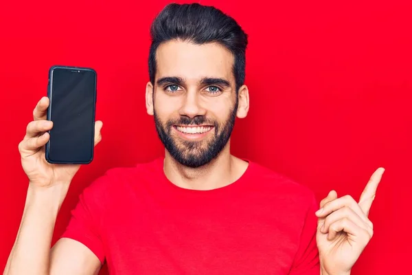 Young Handsome Man Beard Holding Smartphone Showing Screen Smiling Happy — Stock Photo, Image