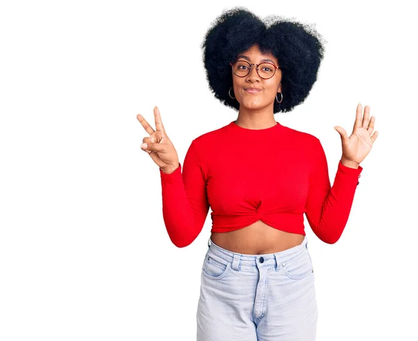 Young African American Girl Wearing Casual Clothes Glasses Showing Pointing — Stock Photo, Image