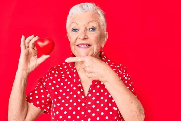 Senior Beautiful Woman Blue Eyes Grey Hair Holding Read Heart — Stock Photo, Image