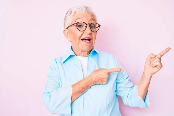 Senior Beautiful Woman Blue Eyes Grey Hair Wearing Glasses Smiling — Stock Photo, Image