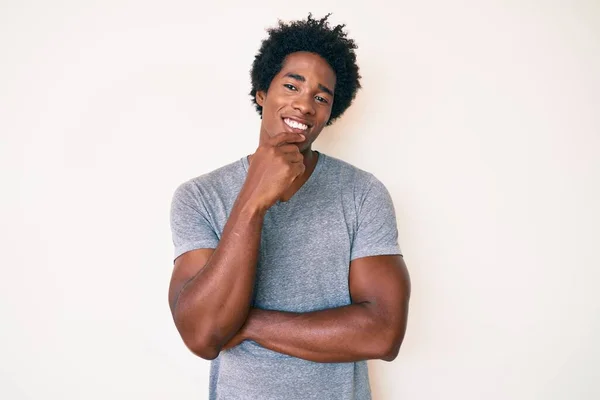 Handsome African American Man Afro Hair Wearing Casual Clothes Smiling — Stock Photo, Image