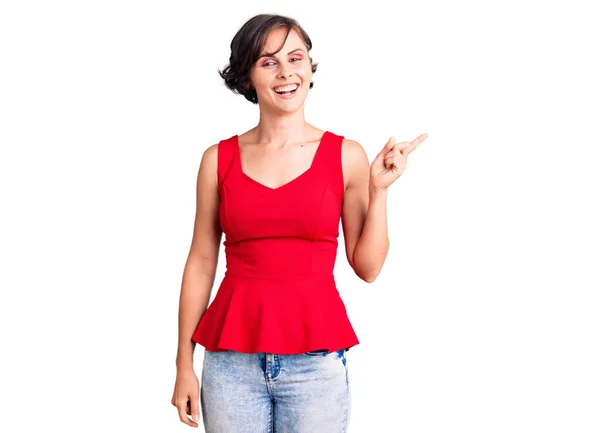 Beautiful Young Woman Short Hair Wearing Casual Style Sleeveless Shirt — Stock Photo, Image