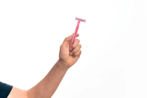 Mano Joven Caucásico Sosteniendo Rosa Afeitadora Disposible Sobre Fondo Blanco — Foto de Stock