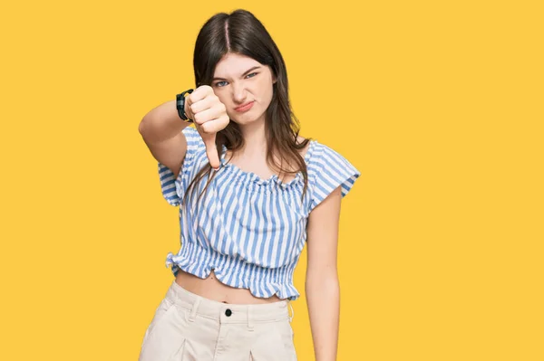 Jonge Mooie Blanke Meisje Dragen Casual Kleding Kijken Ongelukkig Boos — Stockfoto