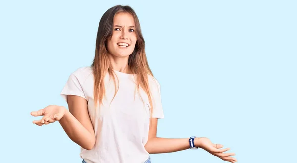 Mooie Blanke Vrouw Draagt Casual Witte Tshirt Lachend Vrolijk Met — Stockfoto