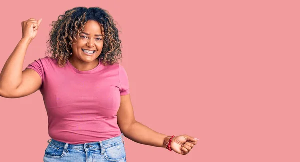 Young African American Size Woman Wearing Casual Clothes Dancing Happy — Stock Photo, Image