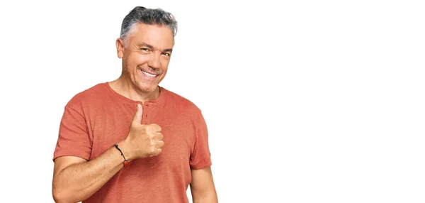 Hombre Guapo Mediana Edad Que Usa Ropa Casual Haciendo Gesto — Foto de Stock