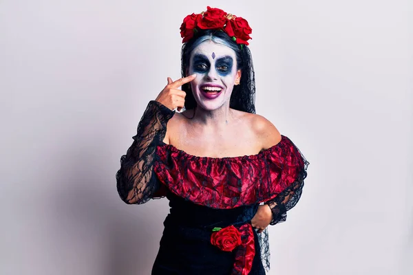 Mladá Žena Která Měla Sobě Mexický Den Mrtvého Make Upu — Stock fotografie
