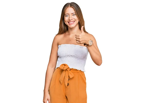 Hermosa Mujer Rubia Vistiendo Ropa Casual Sonriendo Feliz Positiva Pulgar — Foto de Stock