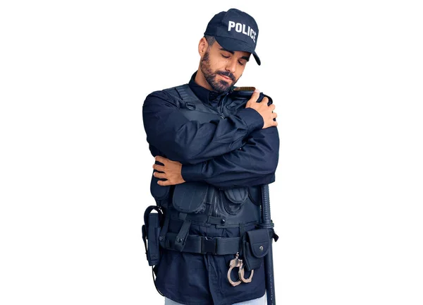 Jeune Homme Hispanique Portant Uniforme Police Embrassant Heureux Positif Souriant — Photo