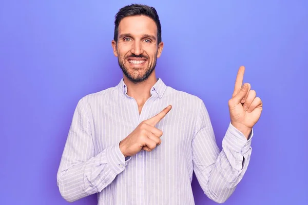 Young Handsome Man Wearing Casual Striped Shirt Standing Isolated Purple — Stock Photo, Image