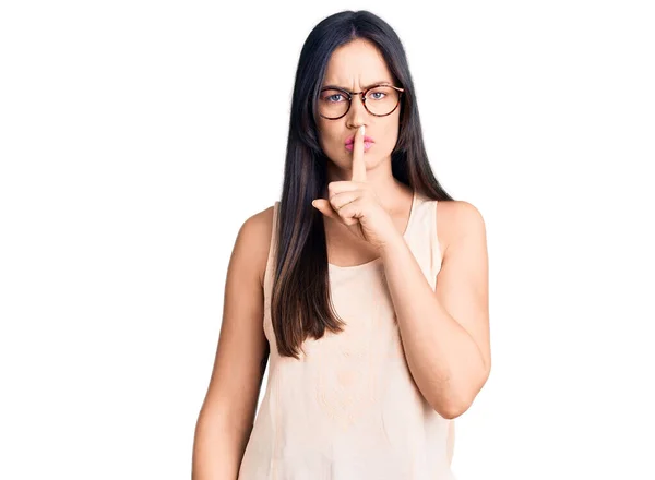 Young Beautiful Caucasian Woman Wearing Casual Clothes Glasses Asking Quiet — Stock Photo, Image