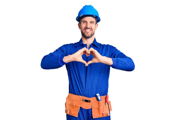 Jovem Homem Bonito Vestindo Uniforme Trabalhador Hardhat Sorrindo Amor Fazendo — Fotografia de Stock