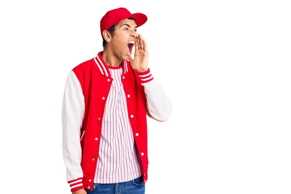 Joven Hombre Amerciano Africano Con Uniforme Béisbol Gritando Gritando Fuerte —  Fotos de Stock