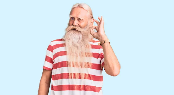 Viejo Hombre Mayor Con Pelo Gris Barba Larga Con Camiseta — Foto de Stock