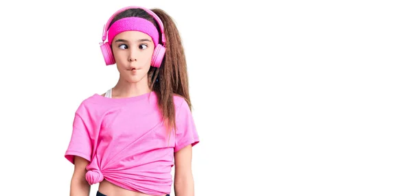 Schattig Latijns Amerikaans Kind Meisje Draagt Sportschool Kleding Met Behulp — Stockfoto