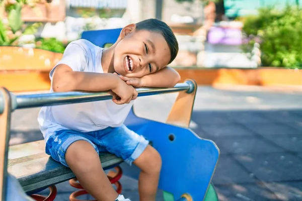 Adorable Niño Hispano Sonriendo Feliz Jugando Parque —  Fotos de Stock