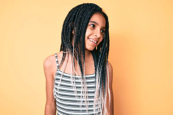 Jeune Fille Afro Américaine Enfant Avec Des Tresses Sur Fond — Photo