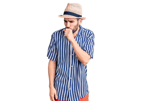 Giovane Bell Uomo Con Barba Che Indossa Cappello Estivo Camicia — Foto Stock