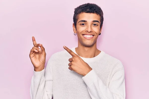 Young African Amercian Man Wearing Casual Clothes Smiling Looking Camera — Stock Photo, Image