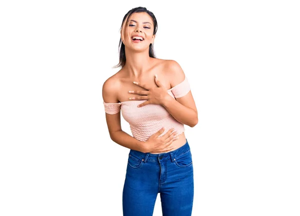 Joven Hermosa Mujer Vistiendo Ropa Casual Sonriendo Riendo Voz Alta — Foto de Stock