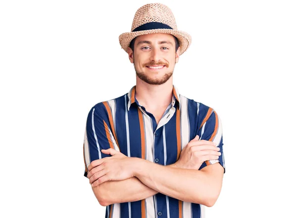 Joven Hombre Caucásico Guapo Con Sombrero Verano Cara Feliz Sonriendo —  Fotos de Stock