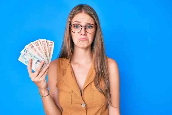 Jong Blond Meisje Met Verenigd Koninkrijk Ponden Depressief Zorgen Voor — Stockfoto