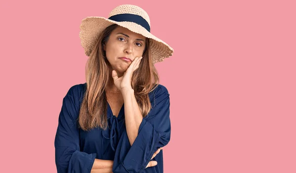 Middle Age Hispanic Woman Wearing Summer Hat Thinking Looking Tired — Stock Photo, Image