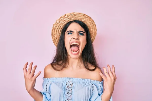 Brunette Teenager Girl Wearing Summer Hat Crazy Mad Shouting Yelling — Stock Photo, Image